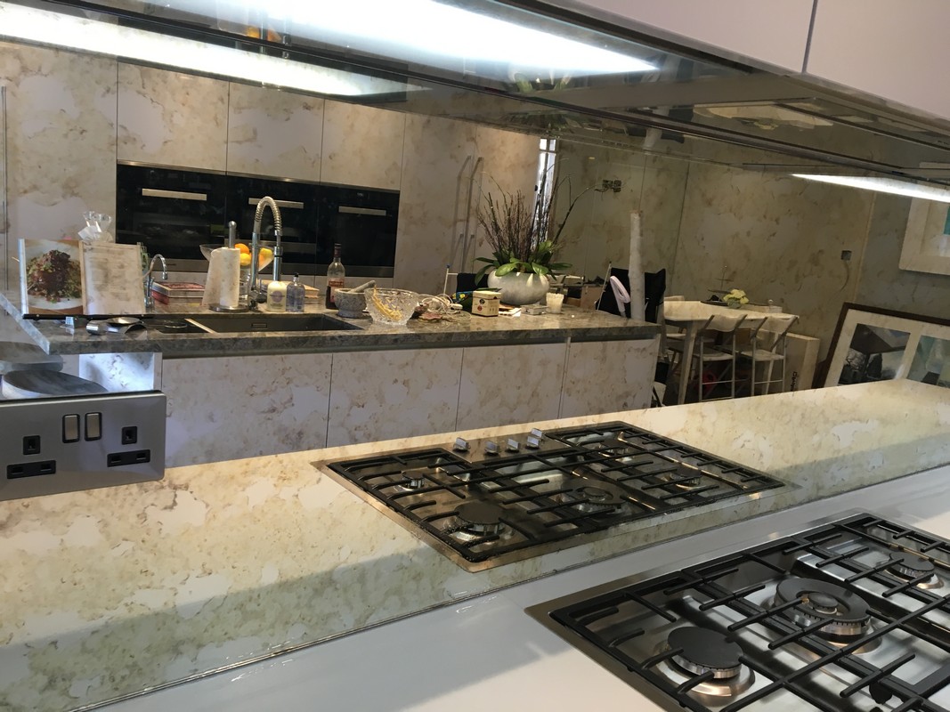 Mirror glass splashback in Bloomsbury luxury kitchen